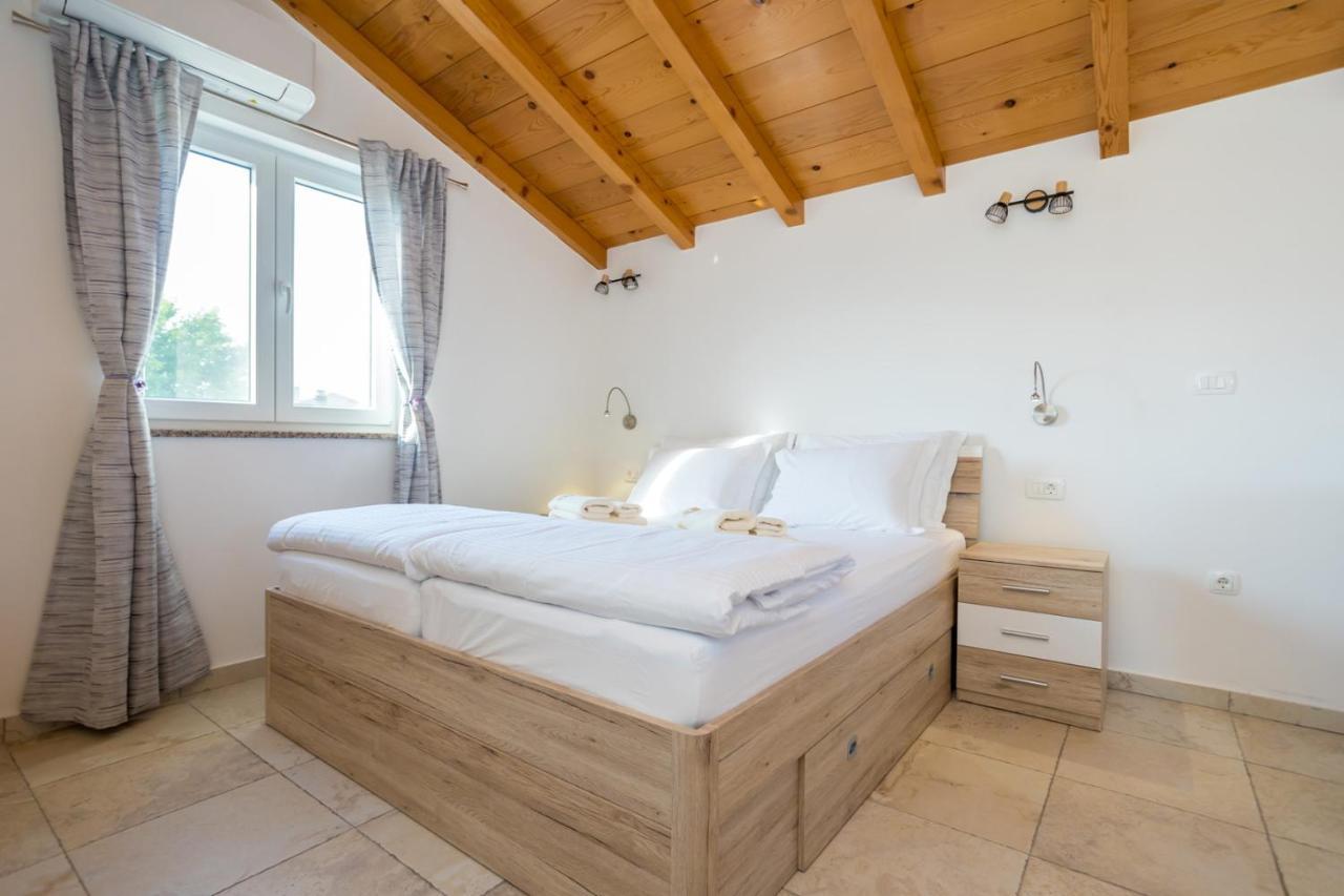 Holiday House Toici Nenadici  Eksteriør billede
