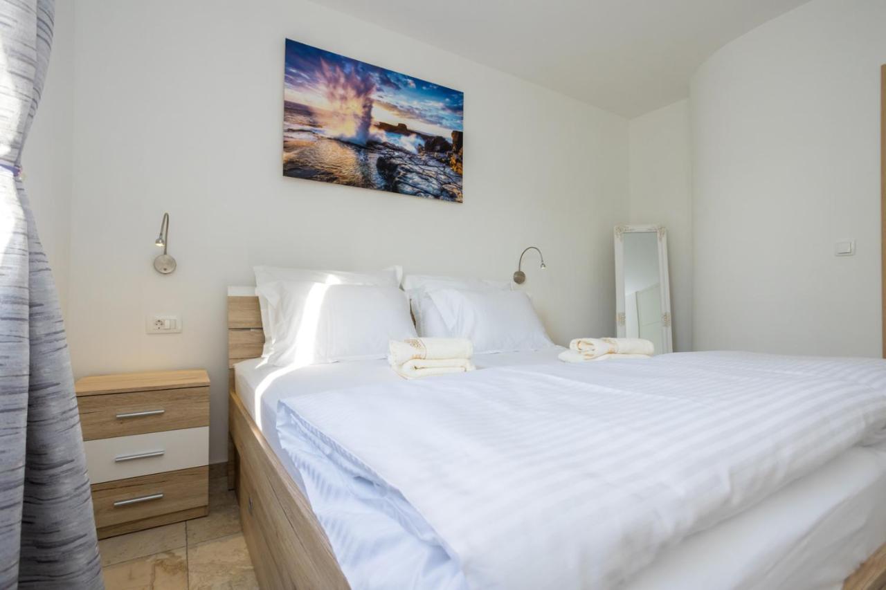 Holiday House Toici Nenadici  Eksteriør billede